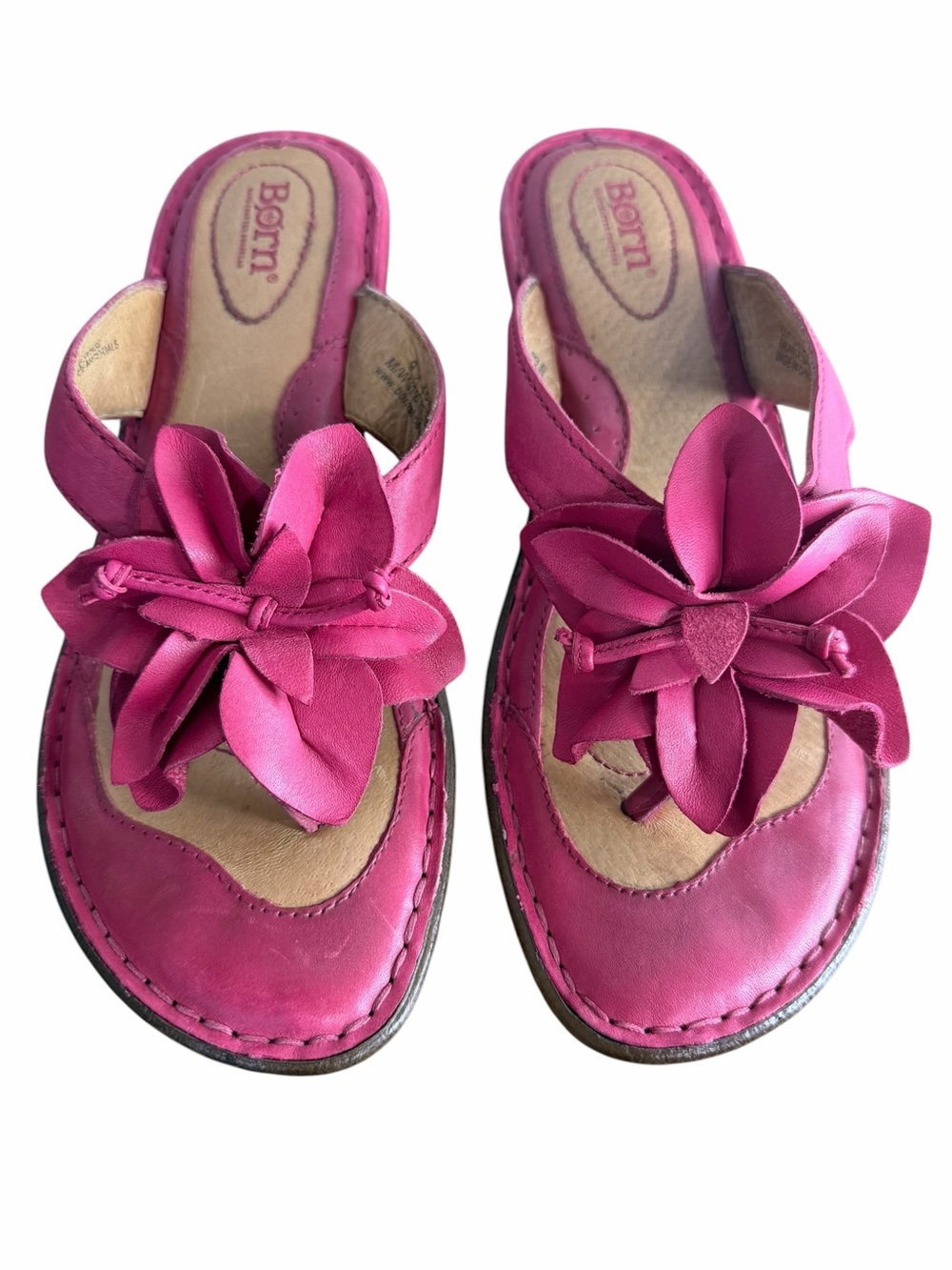 Born Kornelia Thong Sandals size 9 Pink Floral Applique Comfort Shoes Boho Artsy